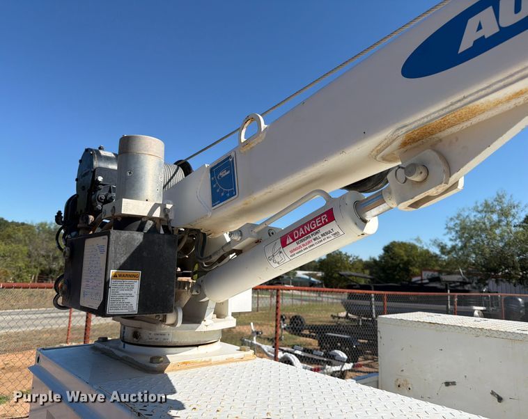 image for item ED5933 2019 Ford F350 Super Duty XL SuperCab utility bed pickup truck