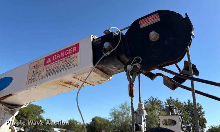 image for item ED5933 2019 Ford F350 Super Duty XL SuperCab utility bed pickup truck