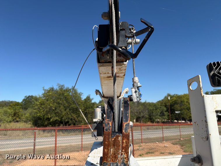 image for item ED5933 2019 Ford F350 Super Duty XL SuperCab utility bed pickup truck