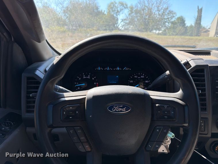 image for item ED5933 2019 Ford F350 Super Duty XL SuperCab utility bed pickup truck