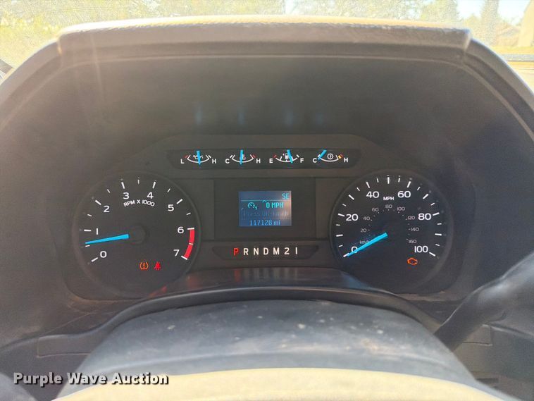 image for item ED5933 2019 Ford F350 Super Duty XL SuperCab utility bed pickup truck