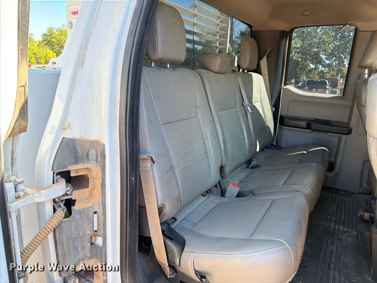 image for item ED5933 2019 Ford F350 Super Duty XL SuperCab utility bed pickup truck