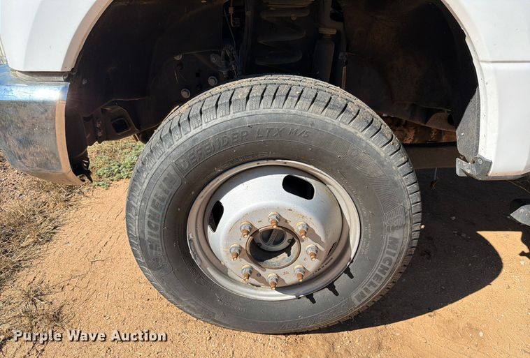 image for item ED5933 2019 Ford F350 Super Duty XL SuperCab utility bed pickup truck