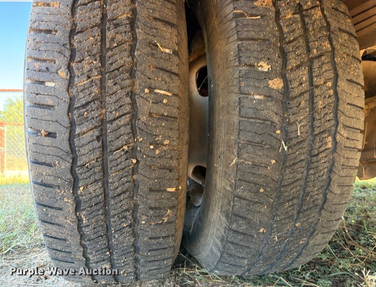 image for item ED5933 2019 Ford F350 Super Duty XL SuperCab utility bed pickup truck