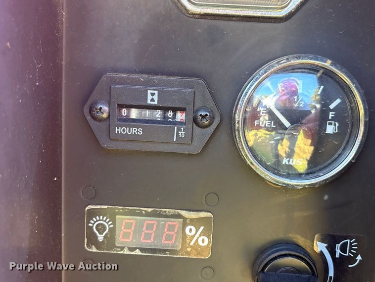 image for item EE1378 2021 Light Boy Co. GBX25BK light plant