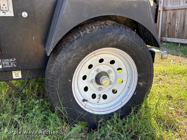 image for item EE1378 2021 Light Boy Co. GBX25BK light plant