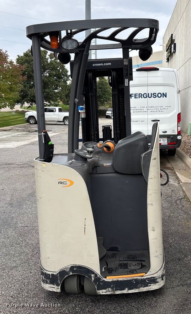 image for item EE4156 2017 Crown RC5515-30 forklift