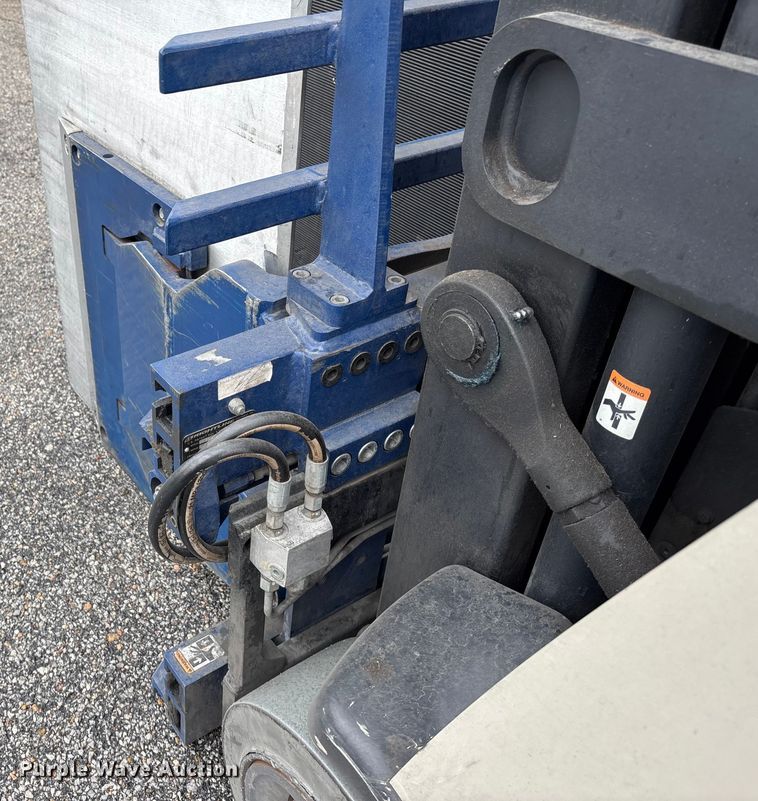 image for item EE4156 2017 Crown RC5515-30 forklift