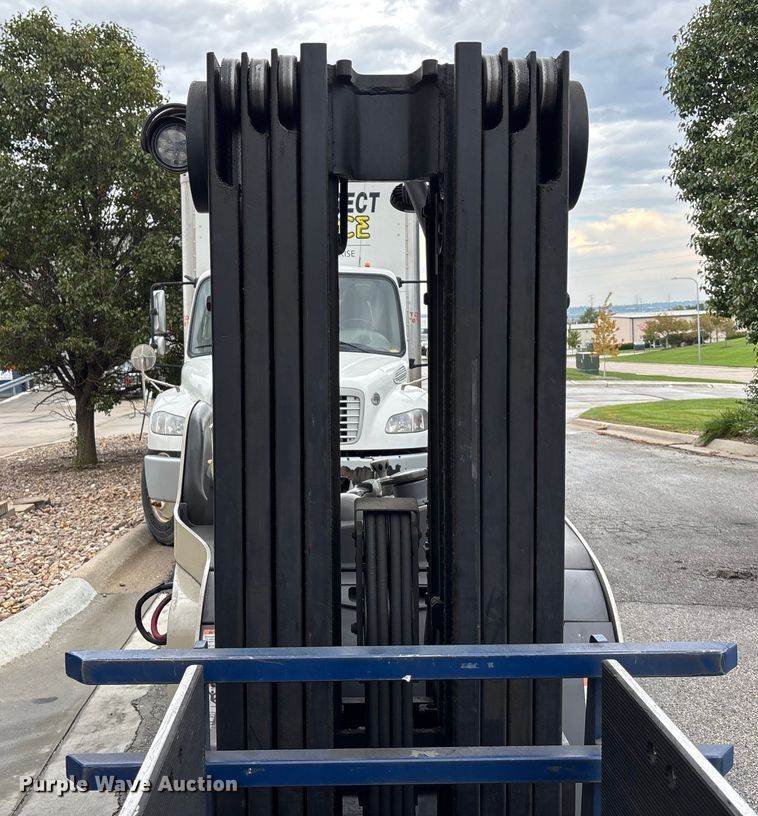 image for item EE4156 2017 Crown RC5515-30 forklift