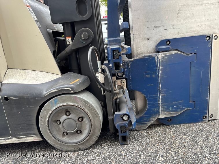 image for item EE4156 2017 Crown RC5515-30 forklift