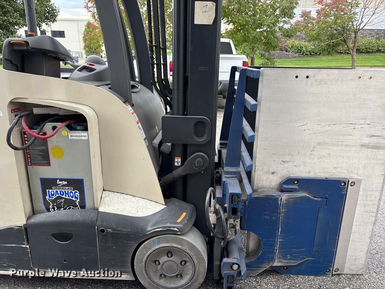 image for item EE4156 2017 Crown RC5515-30 forklift