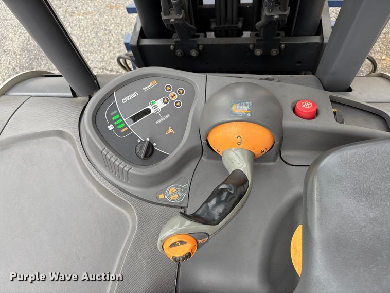 image for item EE4156 2017 Crown RC5515-30 forklift