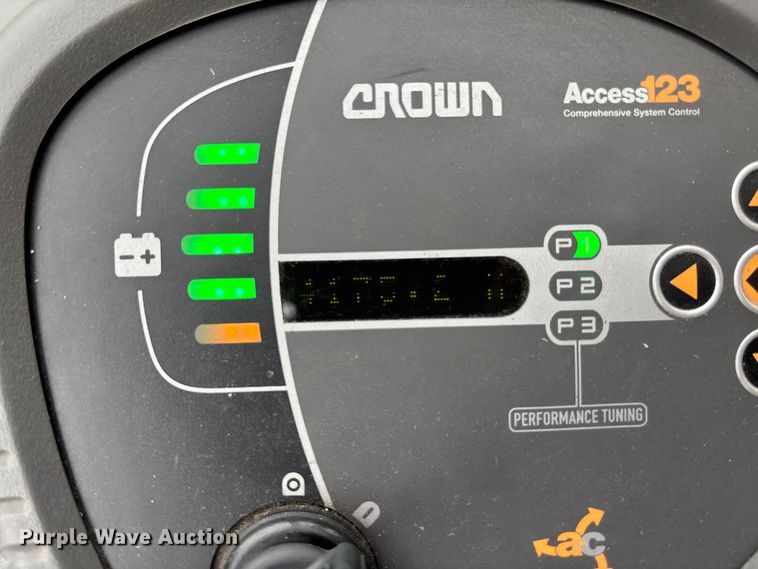 image for item EE4156 2017 Crown RC5515-30 forklift