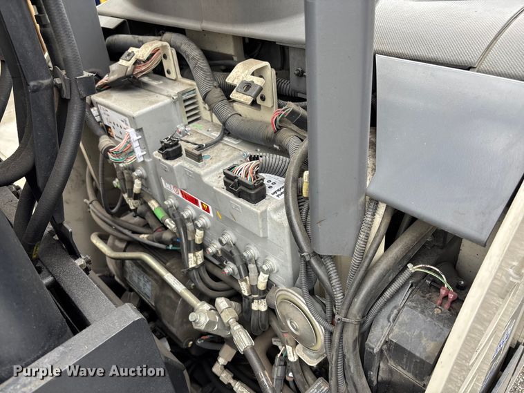 image for item EE4156 2017 Crown RC5515-30 forklift