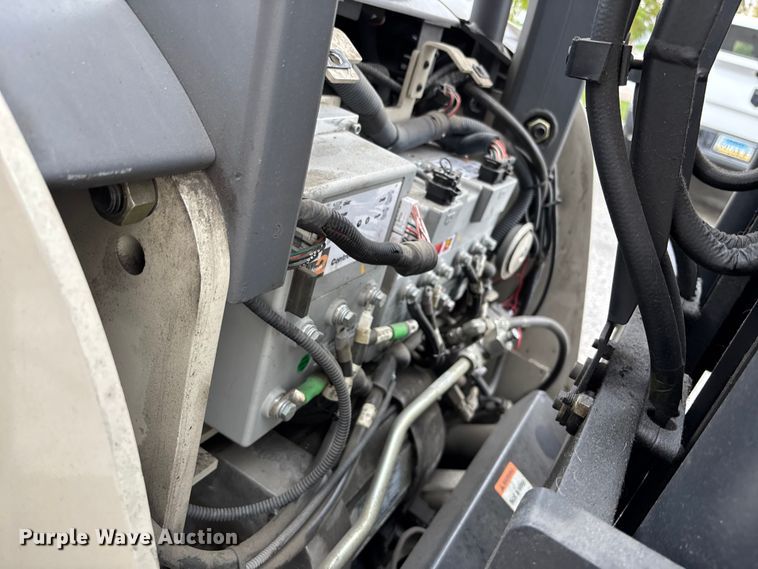 image for item EE4156 2017 Crown RC5515-30 forklift