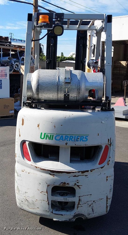 image for item EE4988 2017 UniCarriers CFS40 forklift