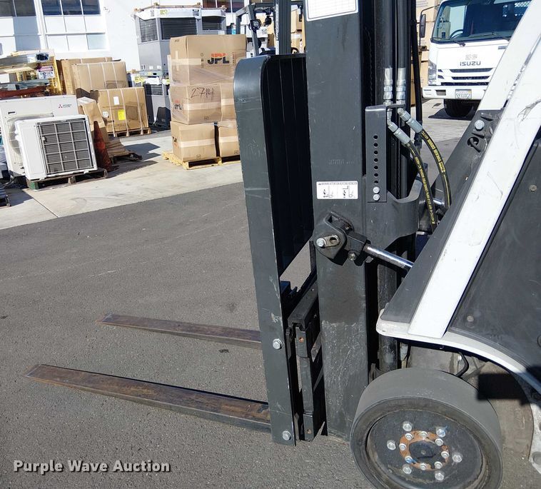 image for item EE4988 2017 UniCarriers CFS40 forklift
