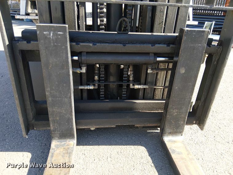 image for item EE4988 2017 UniCarriers CFS40 forklift