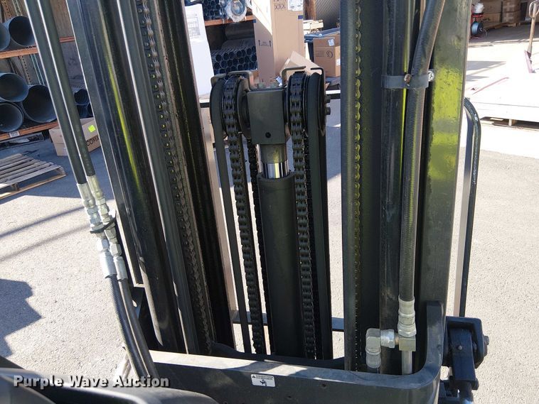 image for item EE4988 2017 UniCarriers CFS40 forklift