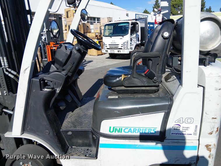 image for item EE4988 2017 UniCarriers CFS40 forklift