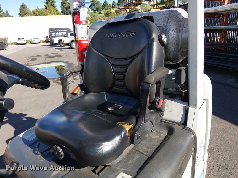 image for item EE4988 2017 UniCarriers CFS40 forklift