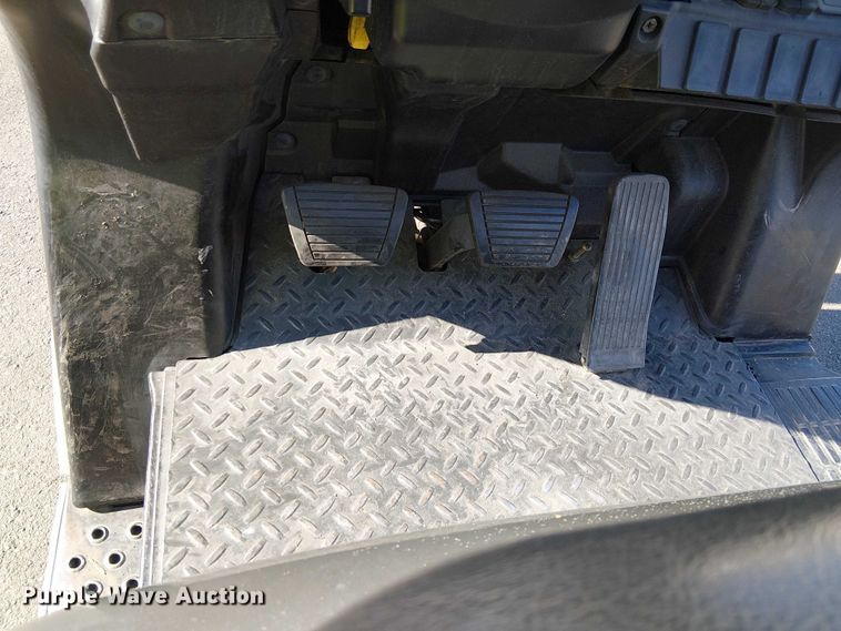 image for item EE4988 2017 UniCarriers CFS40 forklift