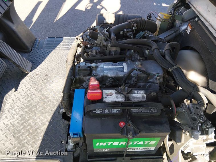 image for item EE4988 2017 UniCarriers CFS40 forklift