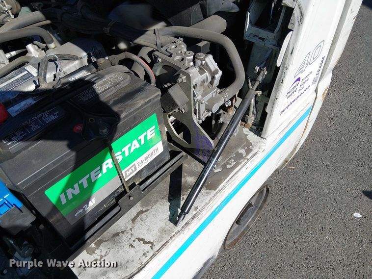 image for item EE4988 2017 UniCarriers CFS40 forklift