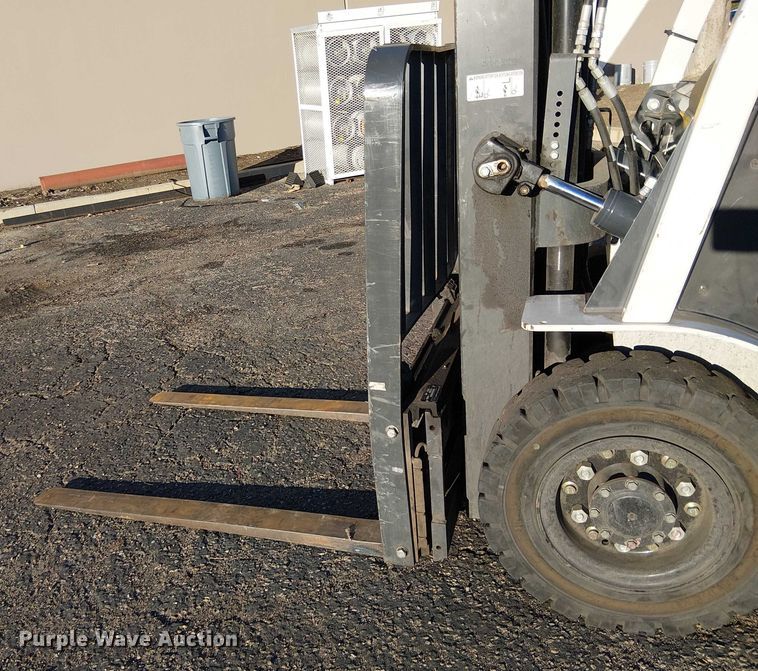 image for item EE4989 2016 UniCarriers PF50 forklift