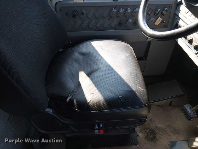 image for item EE5003 2008 Thomas Built HDX school bus