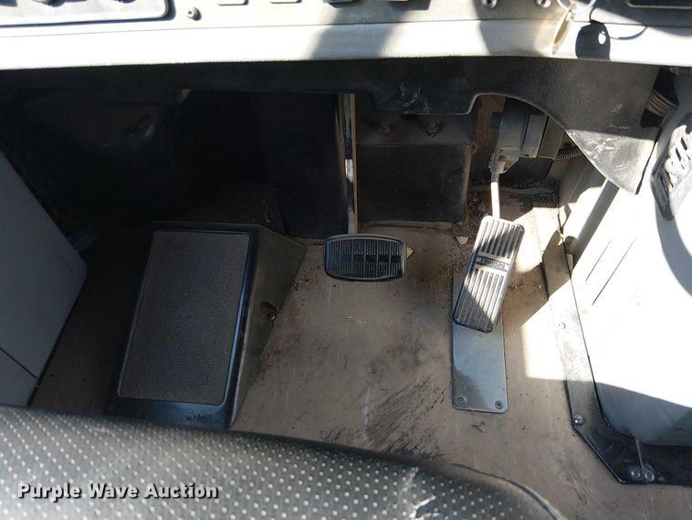 image for item EE5003 2008 Thomas Built HDX school bus