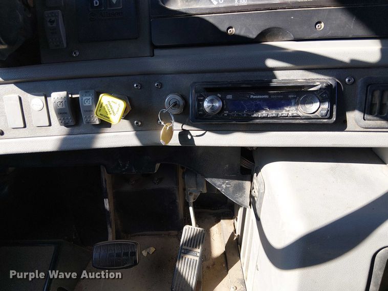 image for item EE5003 2008 Thomas Built HDX school bus