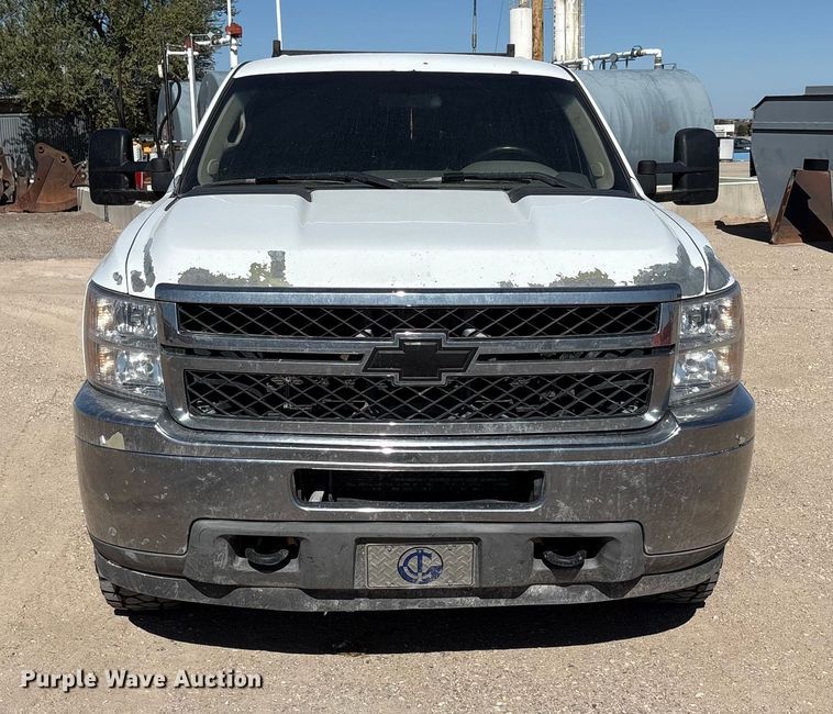 image for item EF6140 2011 Chevrolet Silverado 2500HD Crew Cab pickup truck