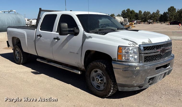 image for item EF6140 2011 Chevrolet Silverado 2500HD Crew Cab pickup truck