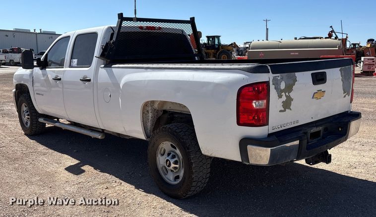 image for item EF6140 2011 Chevrolet Silverado 2500HD Crew Cab pickup truck
