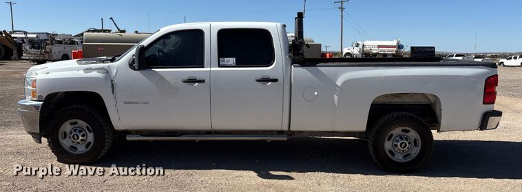 image for item EF6140 2011 Chevrolet Silverado 2500HD Crew Cab pickup truck