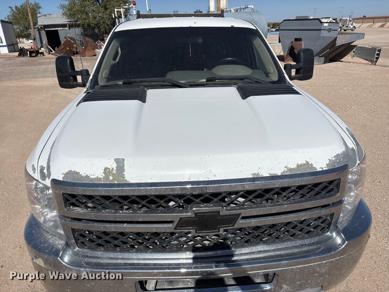 image for item EF6140 2011 Chevrolet Silverado 2500HD Crew Cab pickup truck