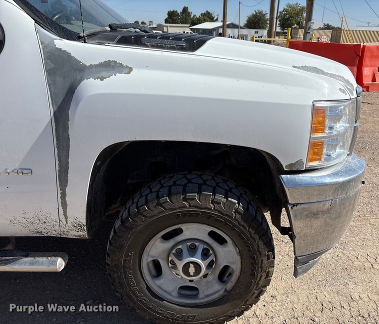 image for item EF6140 2011 Chevrolet Silverado 2500HD Crew Cab pickup truck