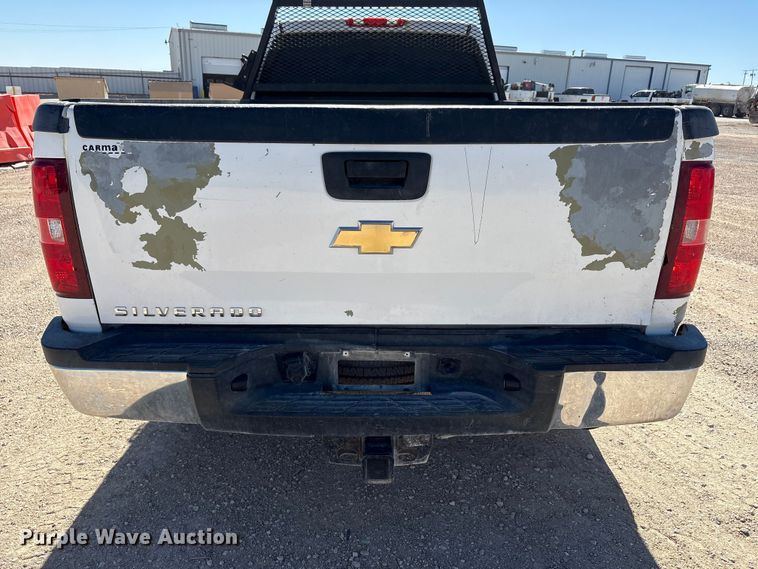 image for item EF6140 2011 Chevrolet Silverado 2500HD Crew Cab pickup truck