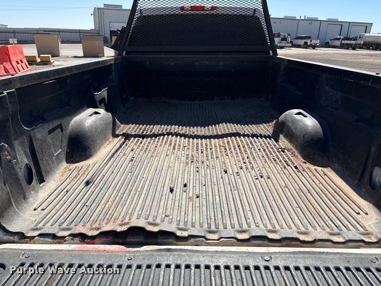 image for item EF6140 2011 Chevrolet Silverado 2500HD Crew Cab pickup truck