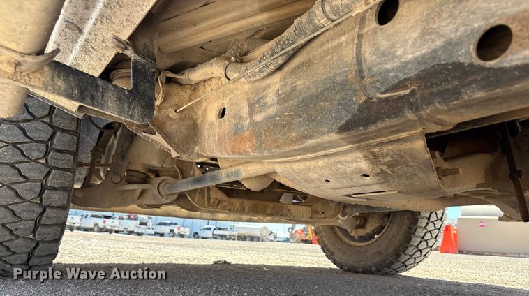 image for item EF6140 2011 Chevrolet Silverado 2500HD Crew Cab pickup truck