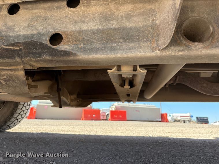 image for item EF6140 2011 Chevrolet Silverado 2500HD Crew Cab pickup truck