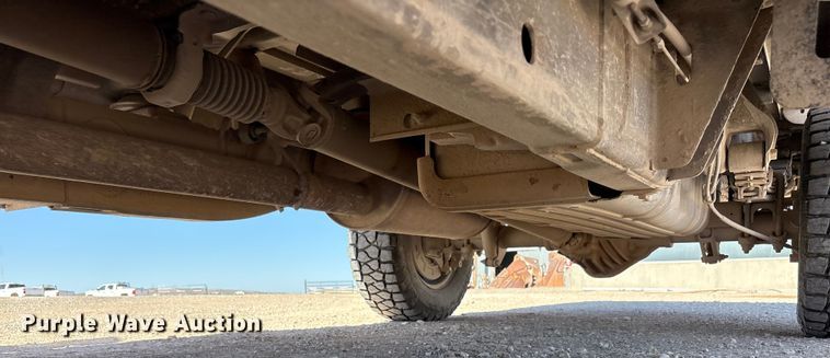 image for item EF6140 2011 Chevrolet Silverado 2500HD Crew Cab pickup truck