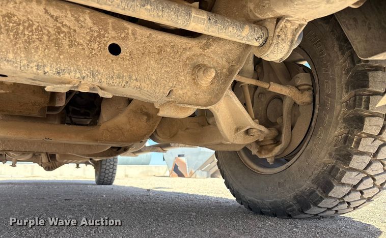 image for item EF6140 2011 Chevrolet Silverado 2500HD Crew Cab pickup truck