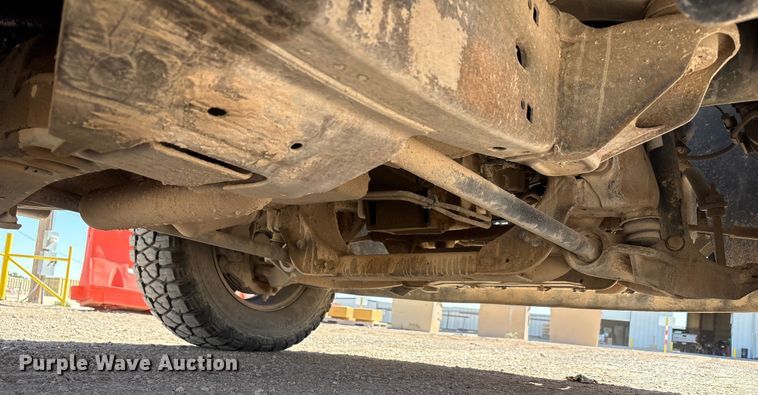 image for item EF6140 2011 Chevrolet Silverado 2500HD Crew Cab pickup truck