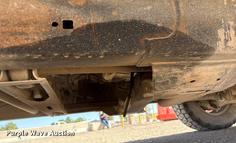 image for item EF6140 2011 Chevrolet Silverado 2500HD Crew Cab pickup truck