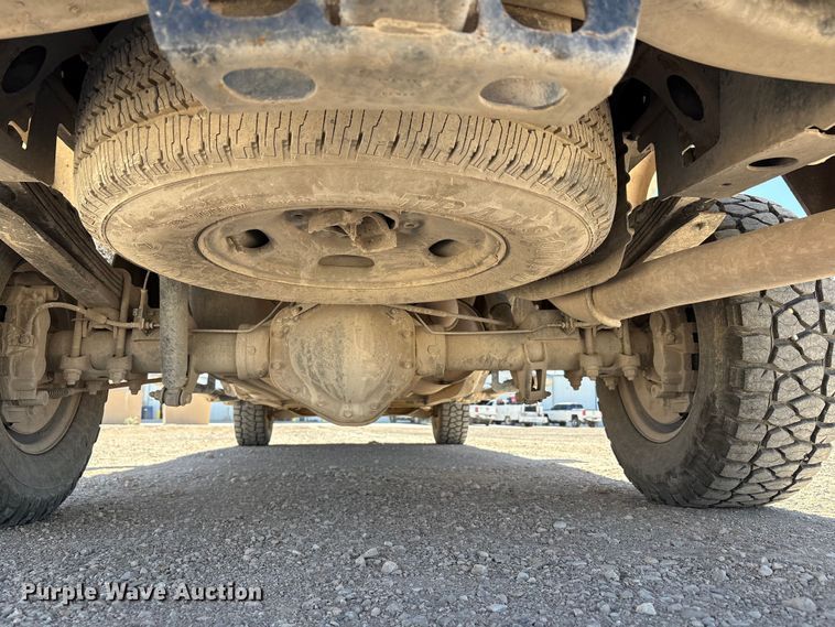 image for item EF6140 2011 Chevrolet Silverado 2500HD Crew Cab pickup truck