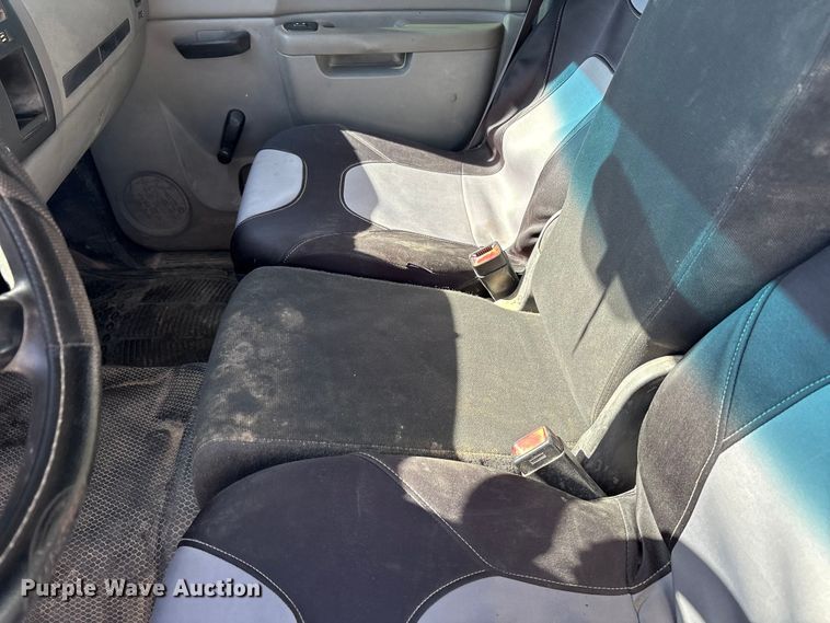 image for item EF6140 2011 Chevrolet Silverado 2500HD Crew Cab pickup truck