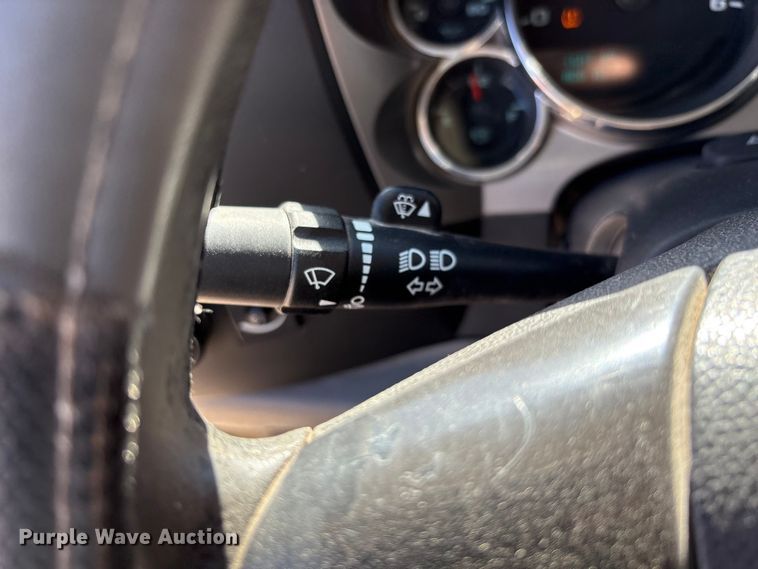 image for item EF6140 2011 Chevrolet Silverado 2500HD Crew Cab pickup truck