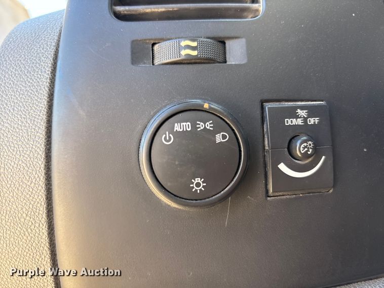 image for item EF6140 2011 Chevrolet Silverado 2500HD Crew Cab pickup truck